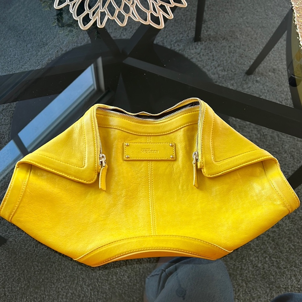 Alexandr McQueen manta leather clutch bag
